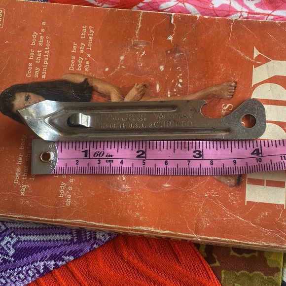 VINTAGE Logo Engraved Lucky Lager Beer Bottle Can Opener Made in Chicago USA - Picture 7 of 7